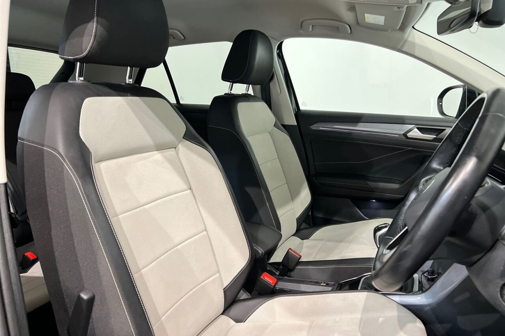 Used Volkswagen T-Roc 2022 for sale - 77327799: Photo 21