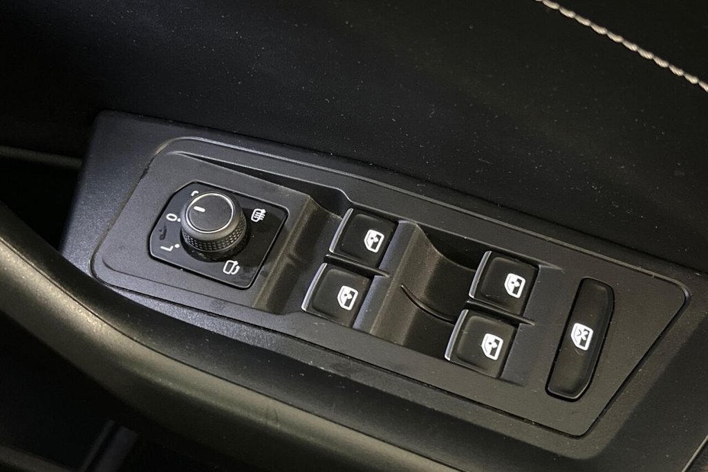 Used Volkswagen T-Roc 2022 for sale - 77327799: Photo 39