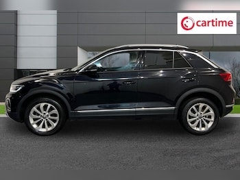 Used Volkswagen T-Roc 2022 for sale - 77327799: Photo