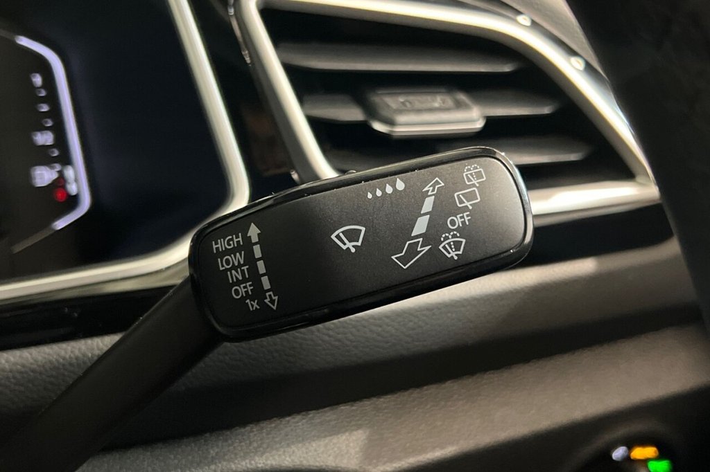 Used Volkswagen T-Roc 2023 for sale - 77436666: Photo 27