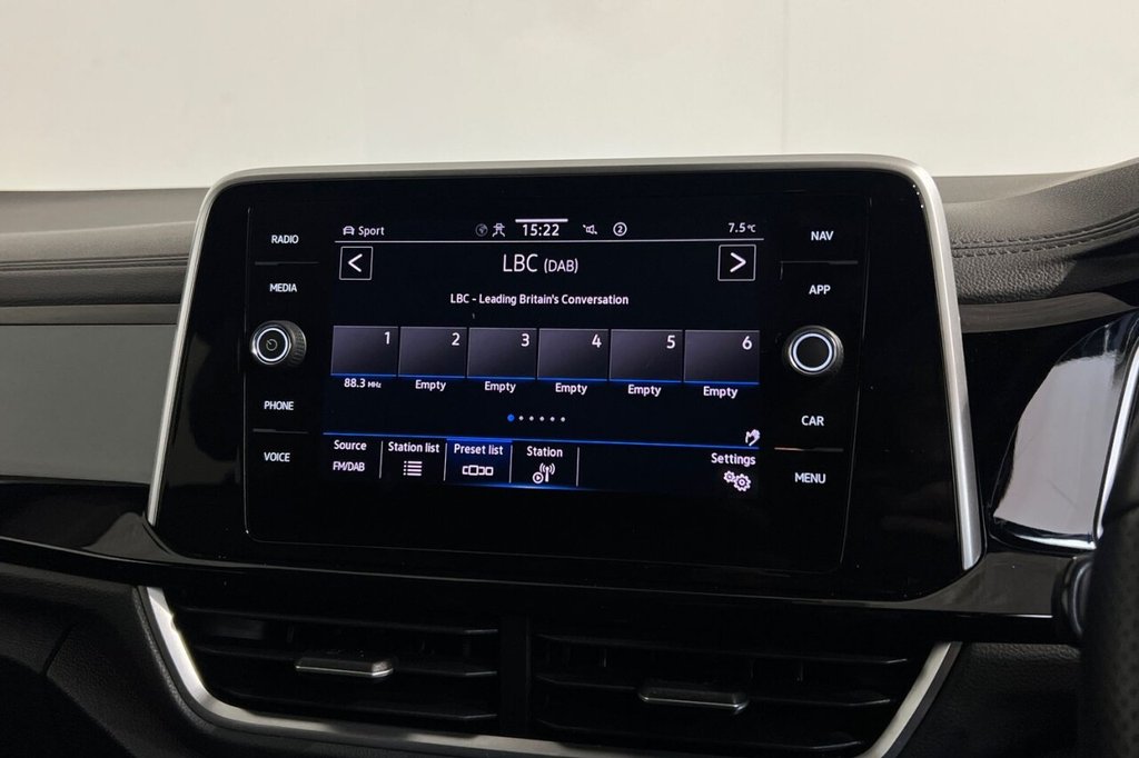 Used Volkswagen T-Roc 2023 for sale - 77436666: Photo 31