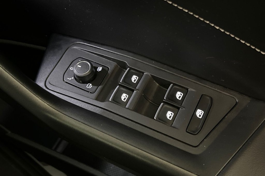 Used Volkswagen T-Roc 2023 for sale - 77436666: Photo 40