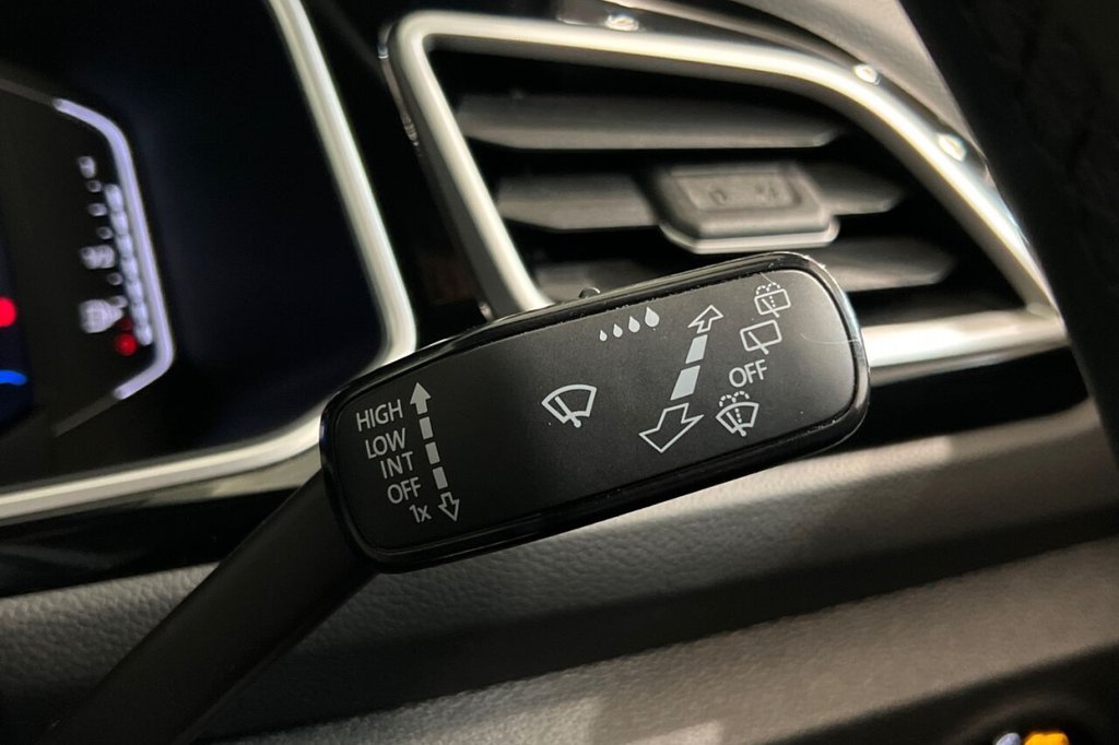 Used Volkswagen T-Roc 2023 for sale - 77583040: Photo 27