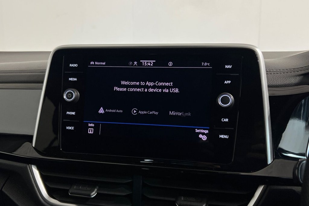 Used Volkswagen T-Roc 2023 for sale - 77583040: Photo 30