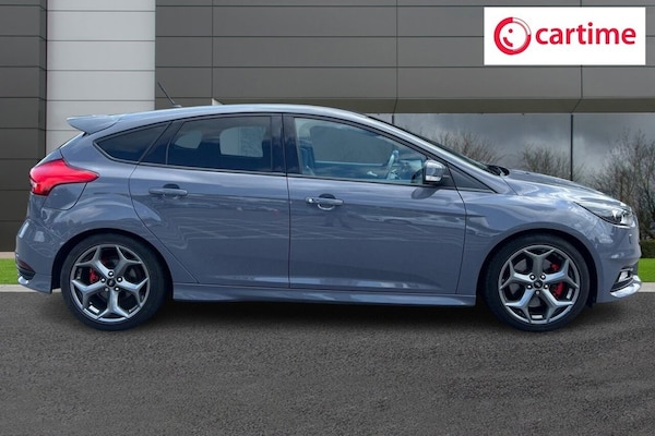 Used Ford Focus 2018 for sale - 76018952: Photo 2