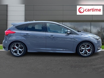 Used Ford Focus 2018 for sale - 76018952: Photo 2