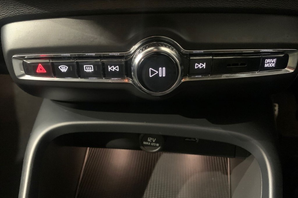 Used Volvo XC40 2021 for sale - 77121382: Photo 32