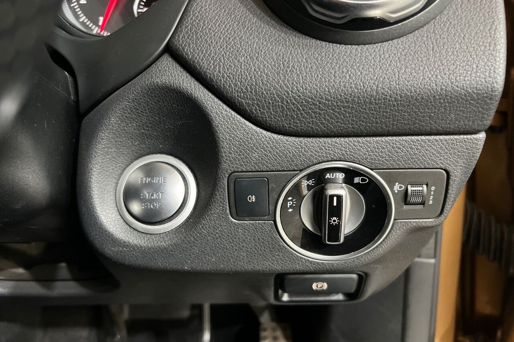 Used Mercedes-Benz GLA 2018 for sale - 76118724: Photo 36