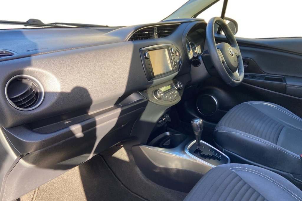 Used Toyota Yaris 2015 for sale - 76604460: Photo 11