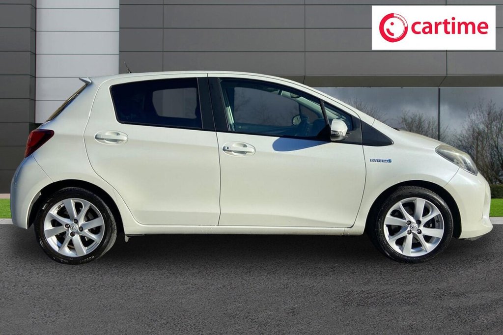 Used Toyota Yaris 2015 for sale - 76604460: Photo 2