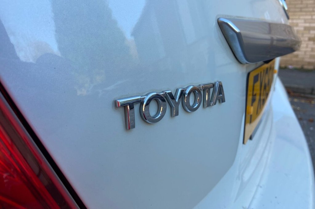 Used Toyota Yaris 2015 for sale - 76604460: Photo 27