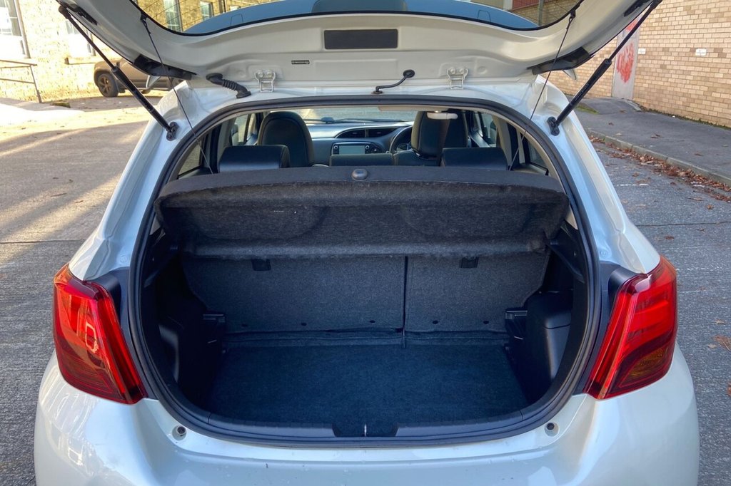 Used Toyota Yaris 2015 for sale - 76604460: Photo 29