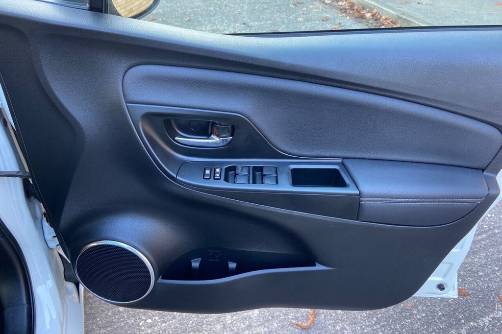 Used Toyota Yaris 2015 for sale - 76604460: Photo 36