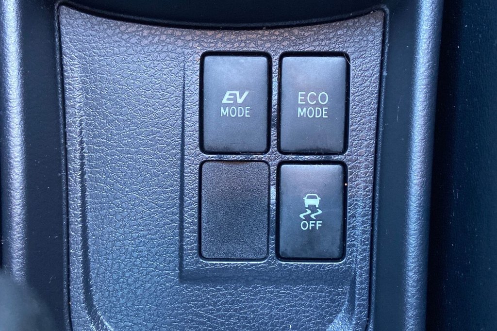 Used Toyota Yaris 2015 for sale - 76604460: Photo 42