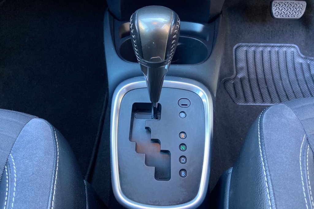 Used Toyota Yaris 2015 for sale - 76604460: Photo 43