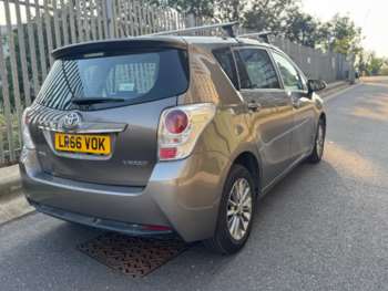 Used Toyota Verso 2016 for sale - 75090072: Photo