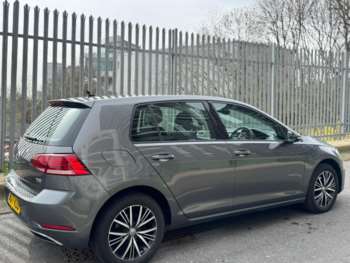 Used Volkswagen Golf 2017 for sale - 74875626: Photo