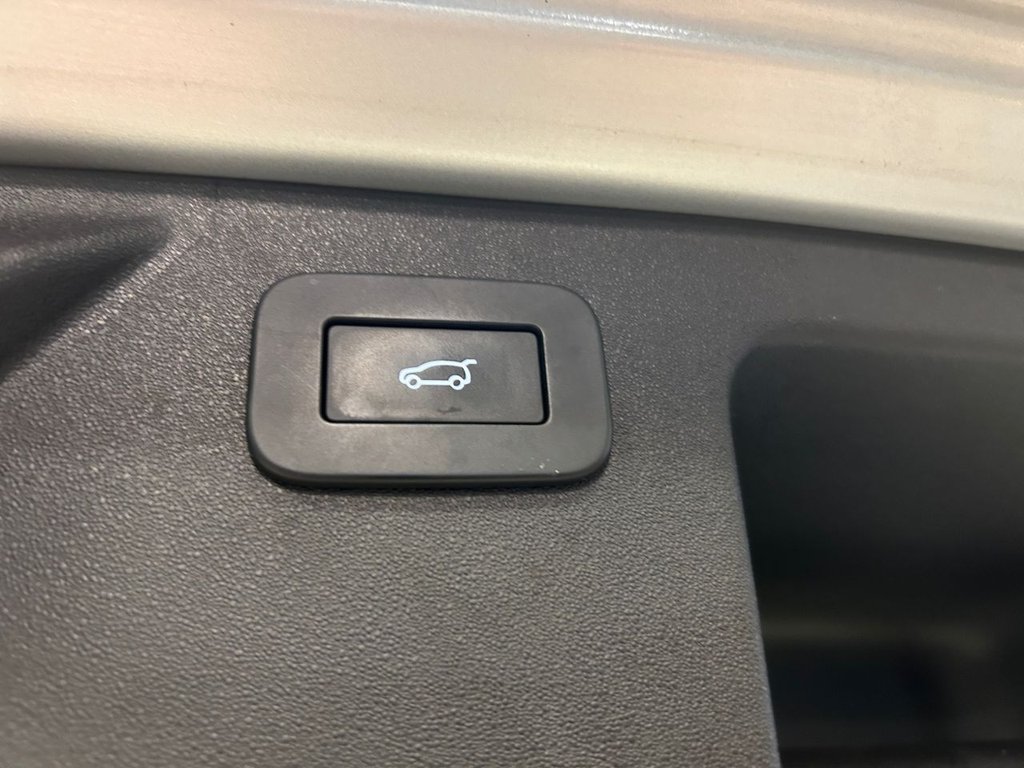 Used Land Rover Discovery Sport 2022 for sale - 77719476: Photo 23