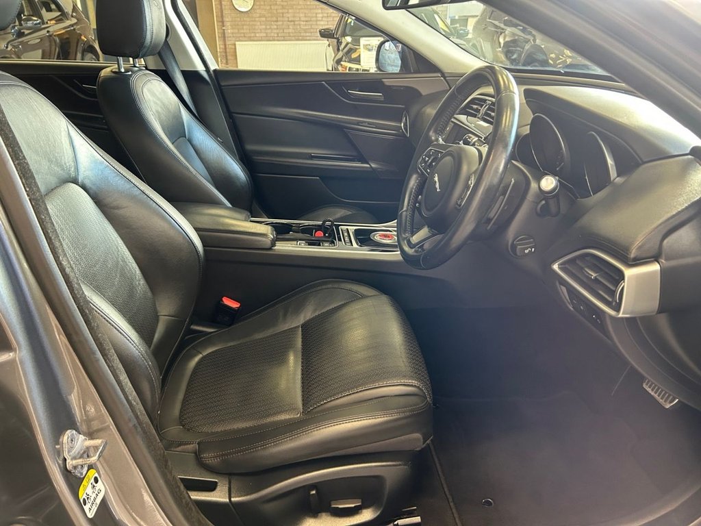 Used Jaguar XE 2015 for sale - 76185404: Photo 15