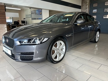 Used Jaguar XE 2015 for sale - 76185404: Photo 3