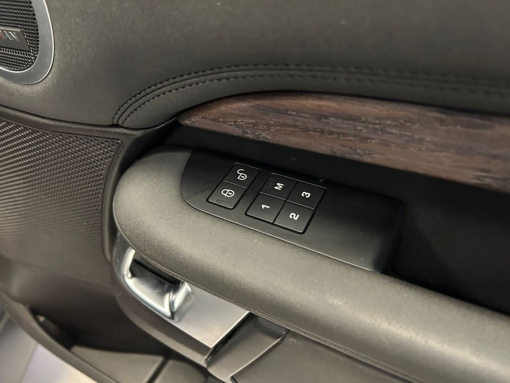 Used Land Rover Discovery 2017 for sale - 77212510: Photo 12