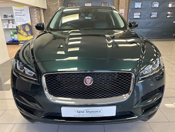 Used Jaguar F-Pace 2018 for sale - 76909829: Photo