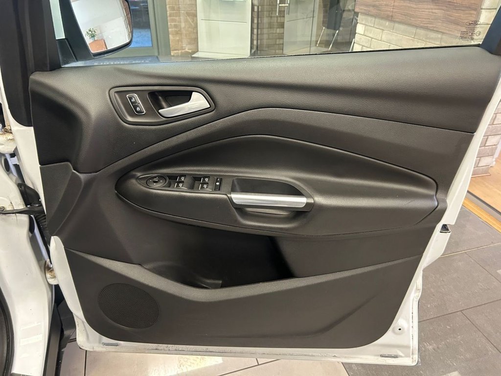 Used Ford Kuga 2015 for sale - 77642908: Photo 9