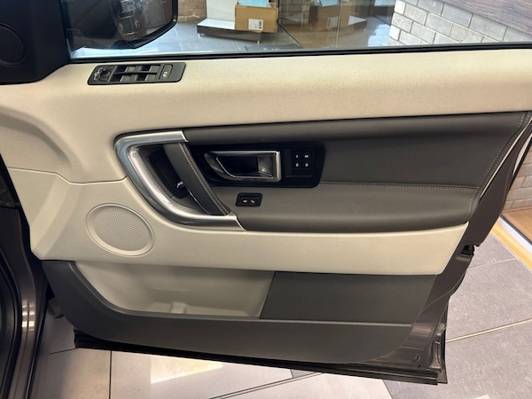 Used Land Rover Discovery Sport 2016 for sale - 76256795: Photo 14
