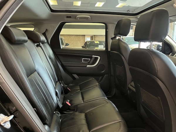 Used Land Rover Discovery Sport 2015 for sale - 76323317: Photo 18