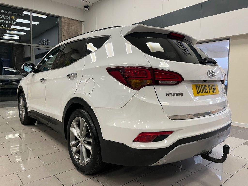 Used Hyundai Santa Fe 2016 for sale - 76454493: Photo 5