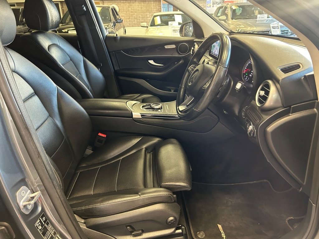 Used Mercedes-Benz GLC 2019 for sale - 76739937: Photo 10