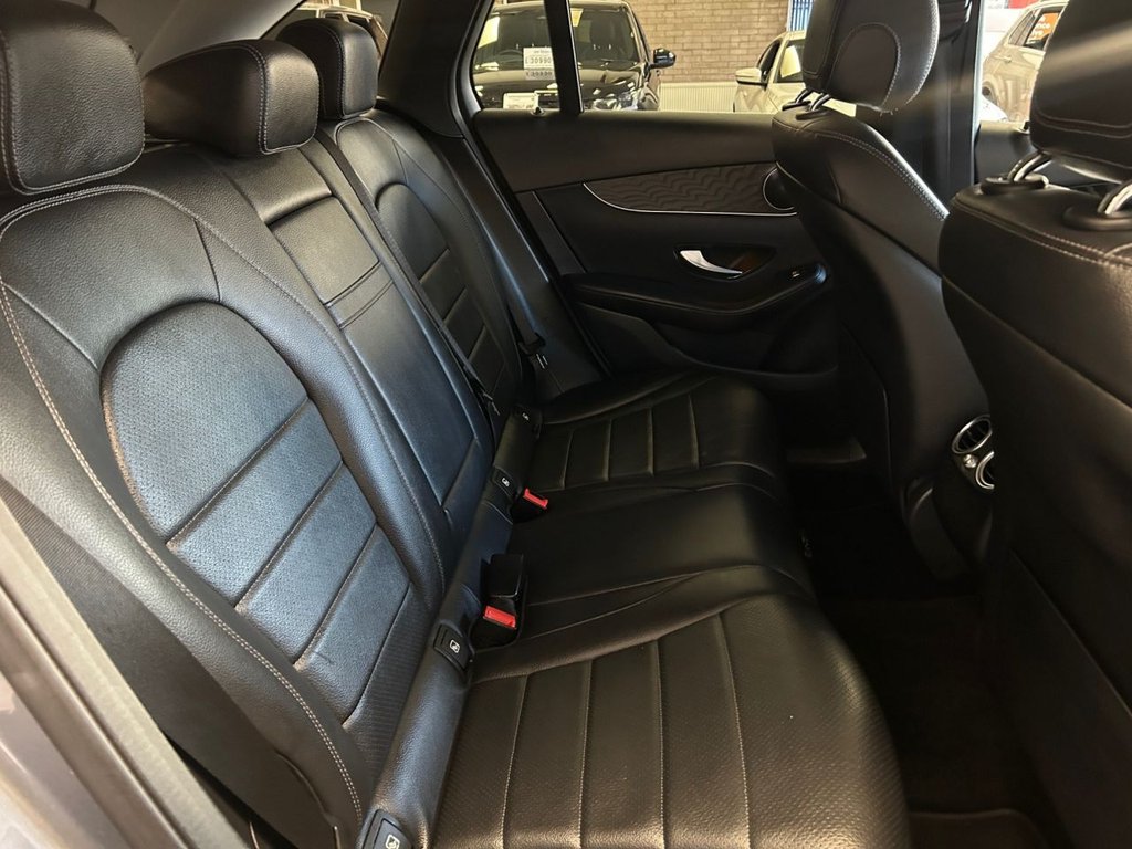 Used Mercedes-Benz GLC 2019 for sale - 76739937: Photo 21