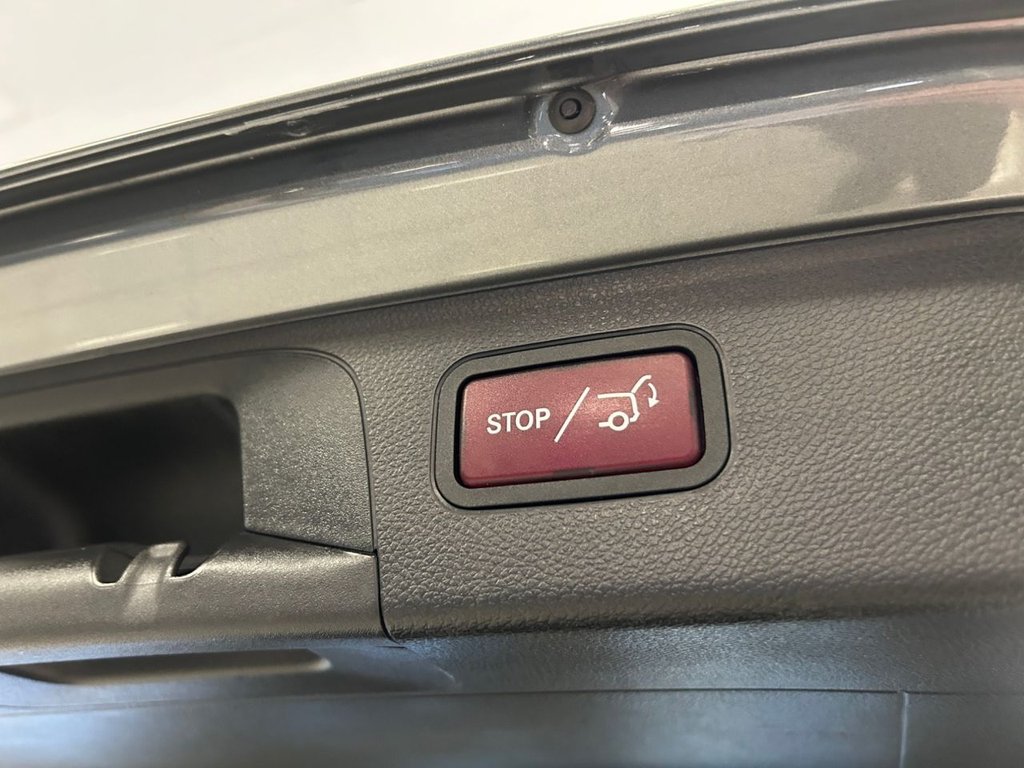 Used Mercedes-Benz GLC 2019 for sale - 76739937: Photo 23