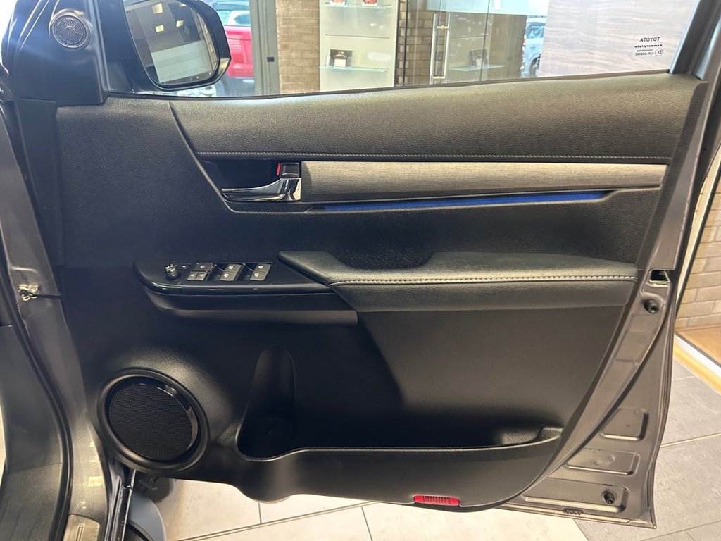 Used Toyota Hilux 2023 for sale - 76973385: Photo 10