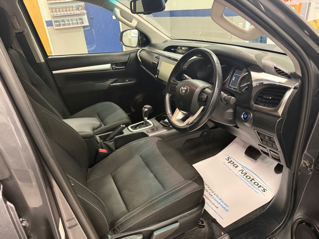 Used Toyota Hilux 2023 for sale - 76406379: Photo 11