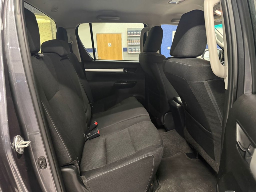 Used Toyota Hilux 2023 for sale - 76406379: Photo 12