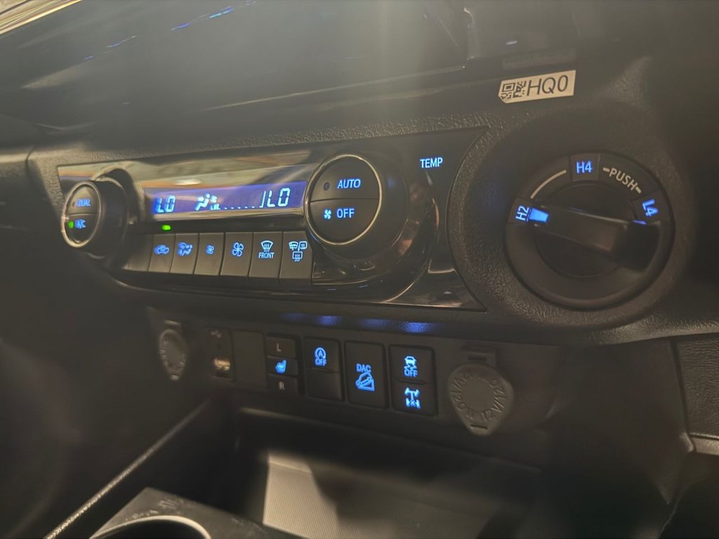 Used Toyota Hilux 2023 for sale - 76406379: Photo 13