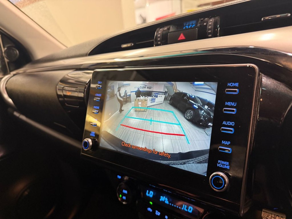 Used Toyota Hilux 2023 for sale - 76406379: Photo 19