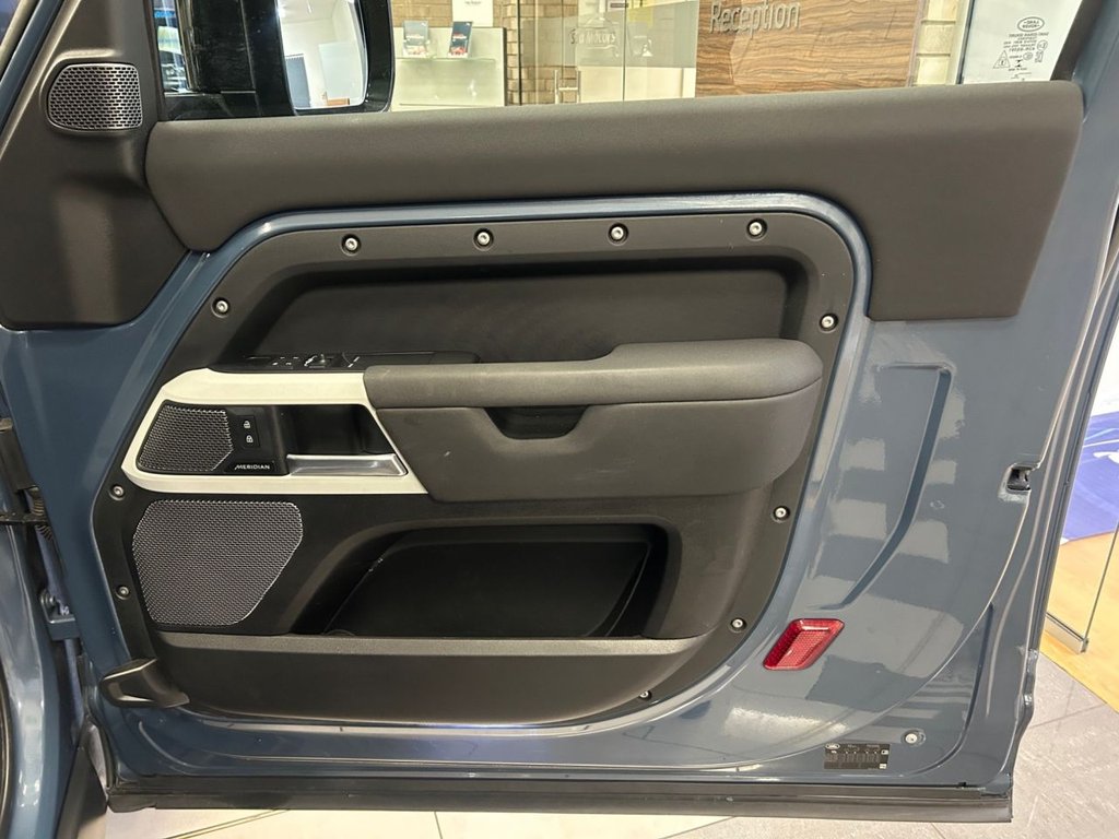 Used Land Rover Defender 2023 for sale - 77262941: Photo 13
