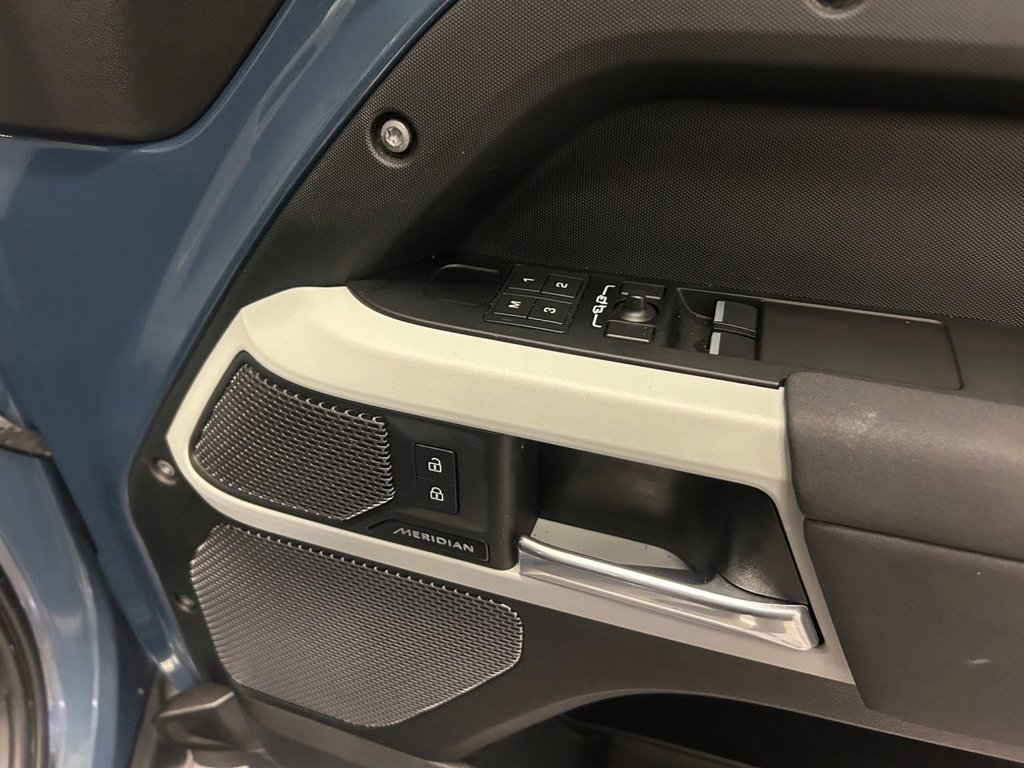 Used Land Rover Defender 2023 for sale - 77262941: Photo 14
