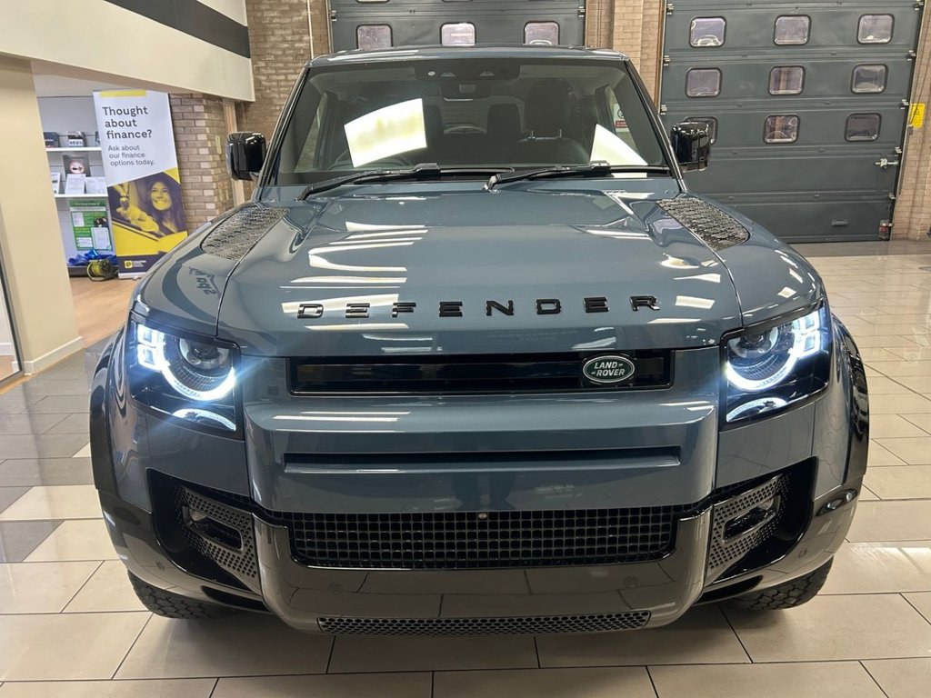 Used Land Rover Defender 2023 for sale - 77262941: Photo 2