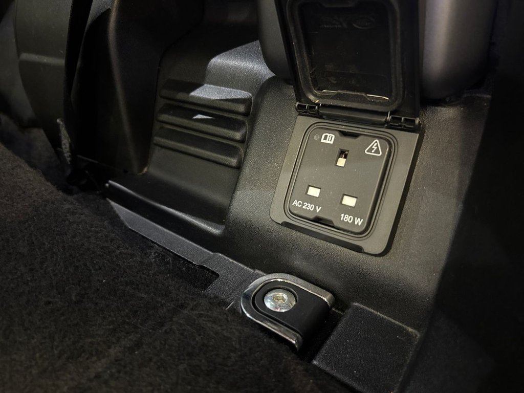 Used Land Rover Defender 2023 for sale - 77262941: Photo 32