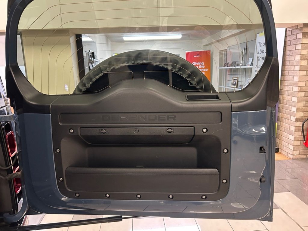 Used Land Rover Defender 2023 for sale - 77262941: Photo 33