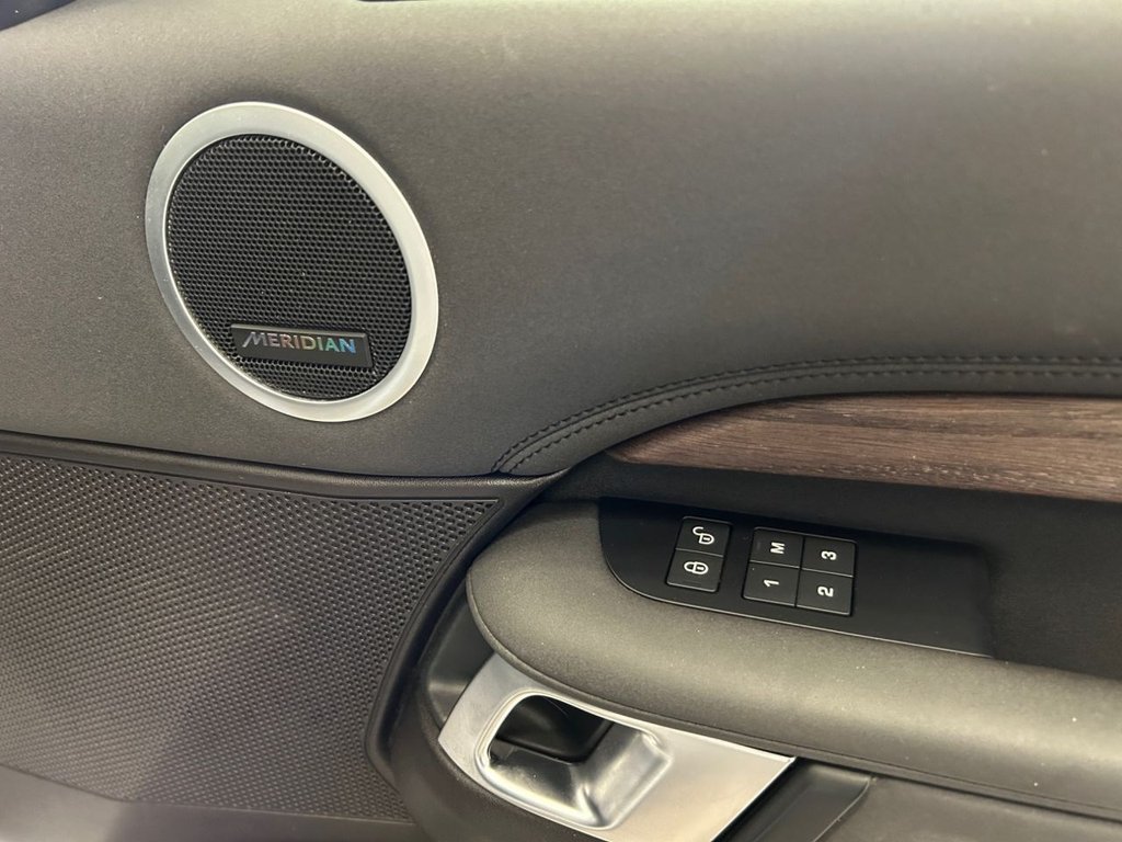 Used Land Rover Discovery 2018 for sale - 77631617: Photo 11