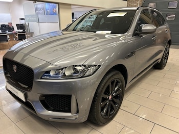 Used Jaguar F-Pace 2020 for sale - 76900305: Photo