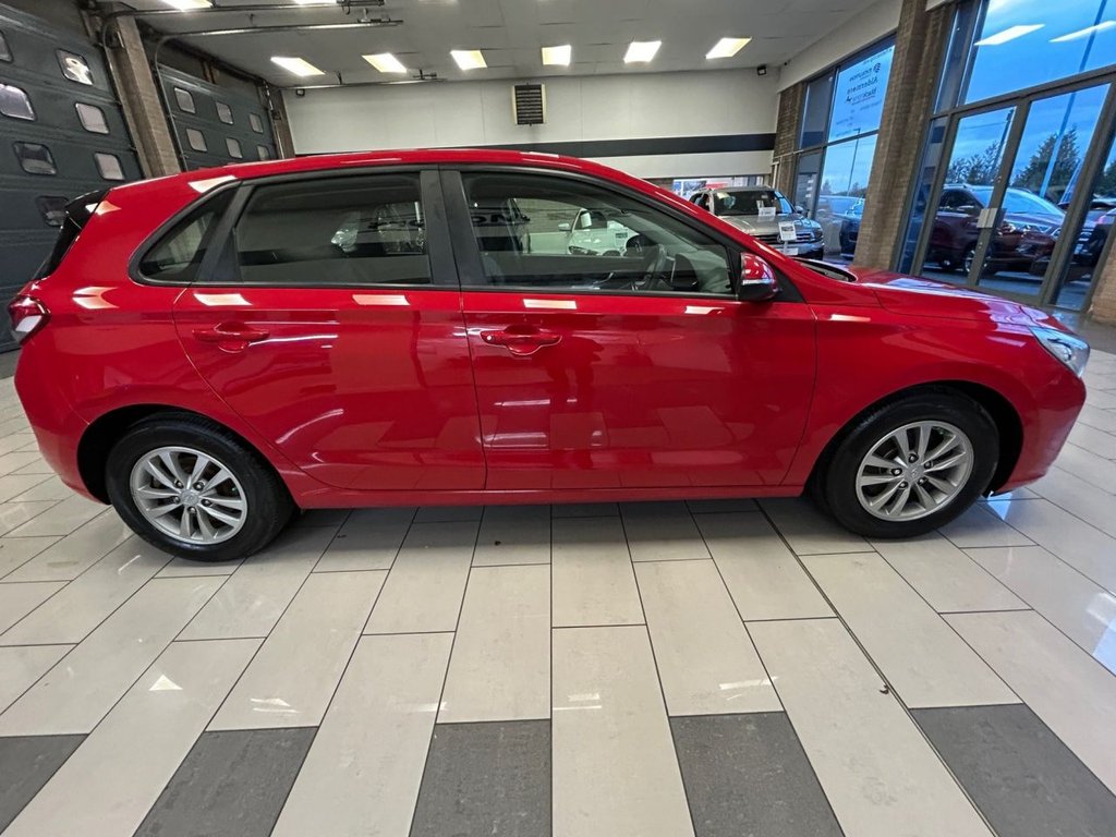 Used Hyundai i30 2017 for sale - 76798146: Photo 8