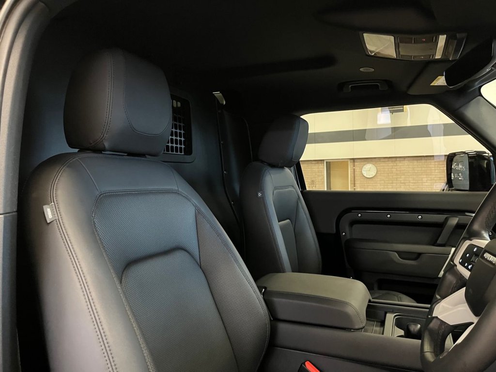 Used Land Rover Defender 2024 for sale - 76406979: Photo 12