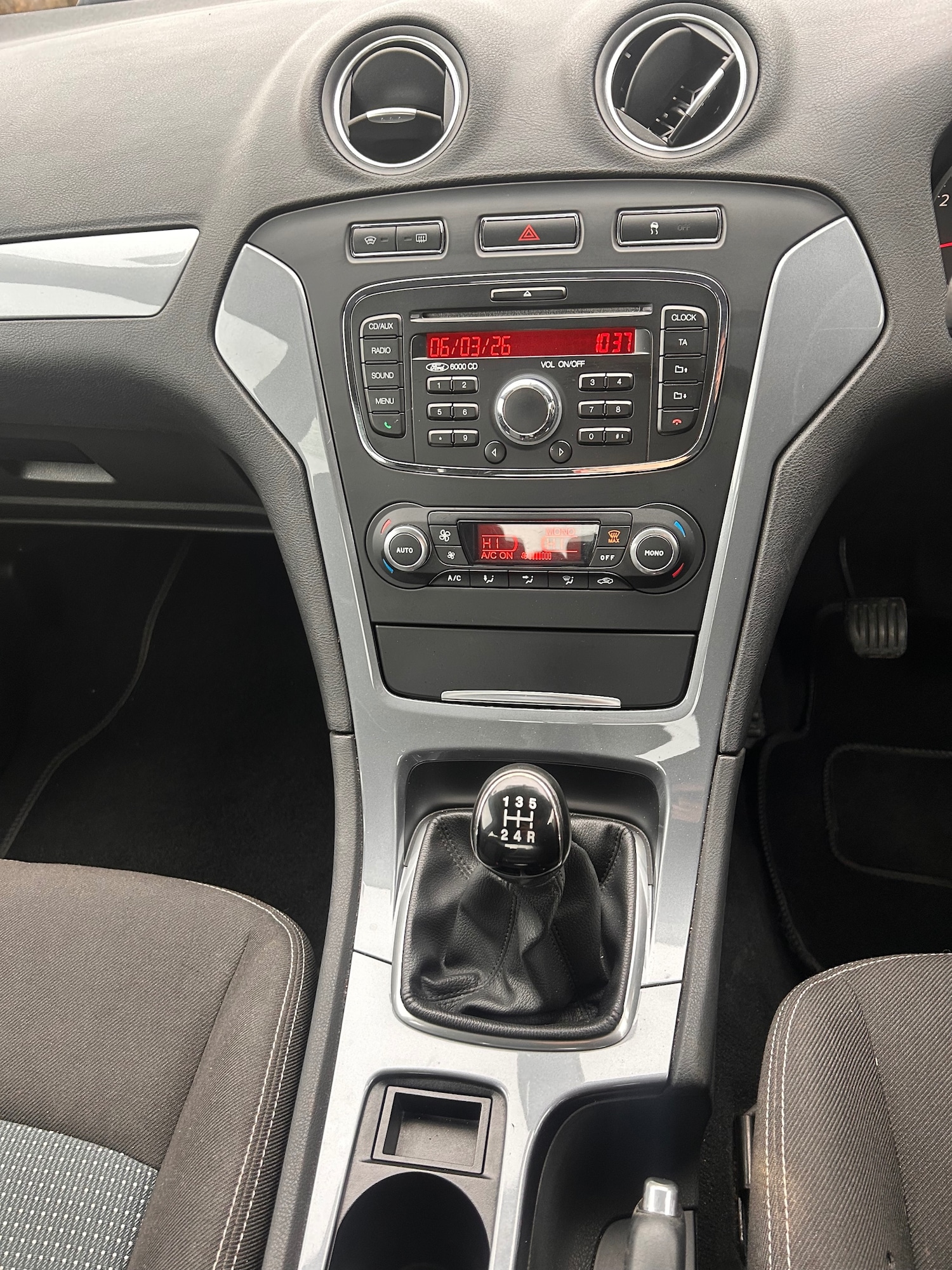 Used Ford Mondeo 2011 for sale - 77917575: Photo 4