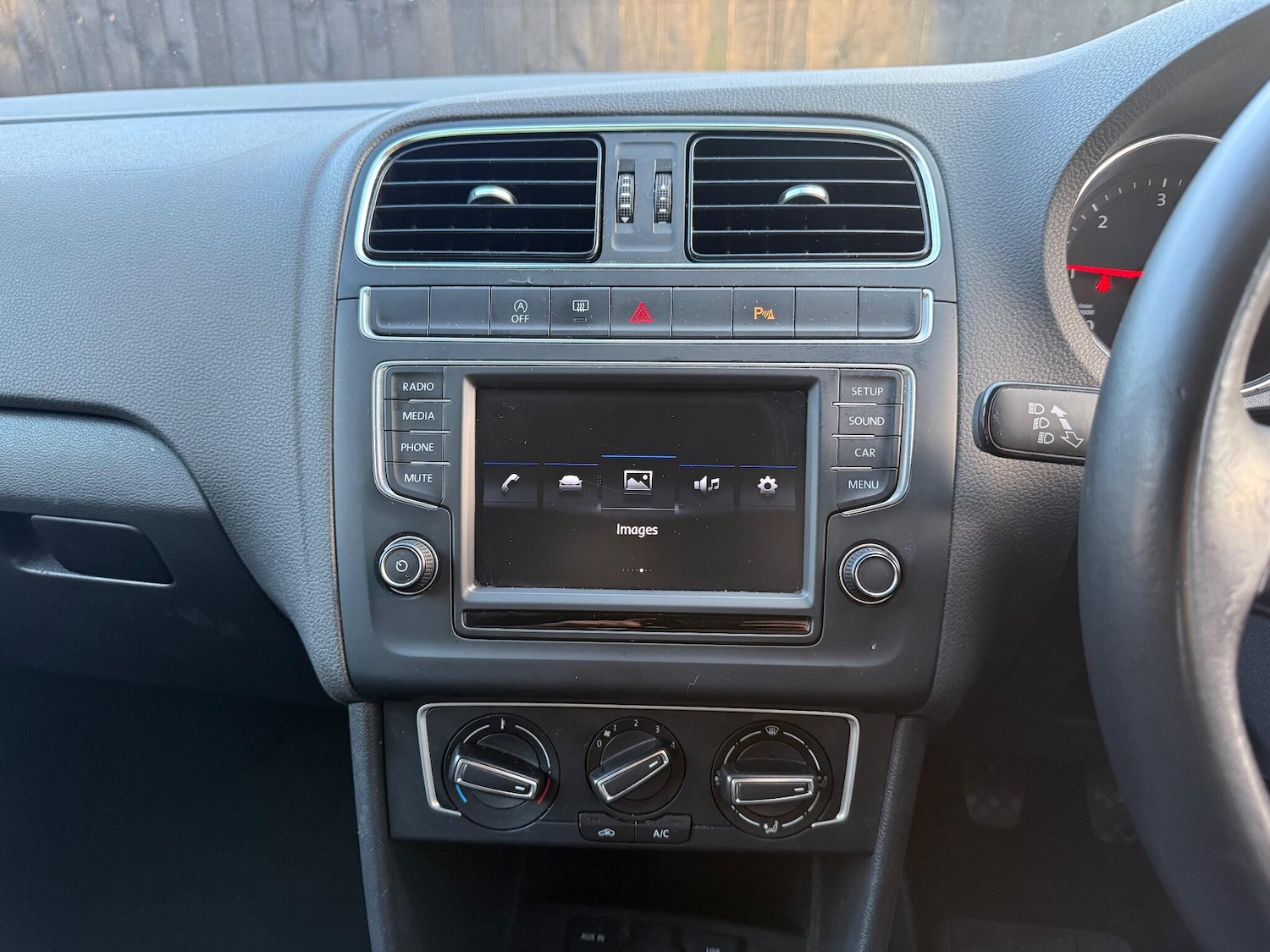 Used Volkswagen Polo 2016 for sale - 76936511: Photo 14