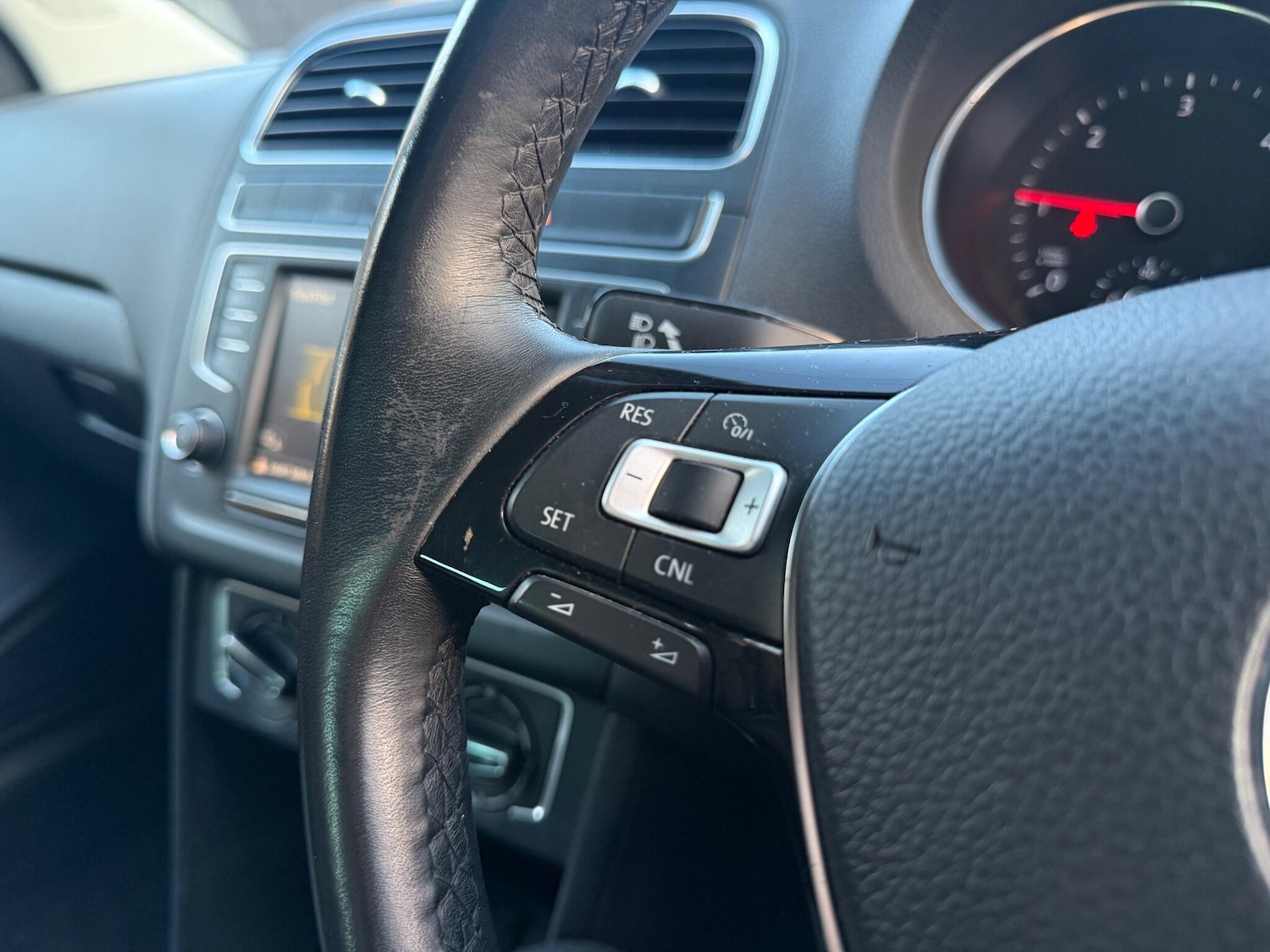 Used Volkswagen Polo 2016 for sale - 76936511: Photo 29